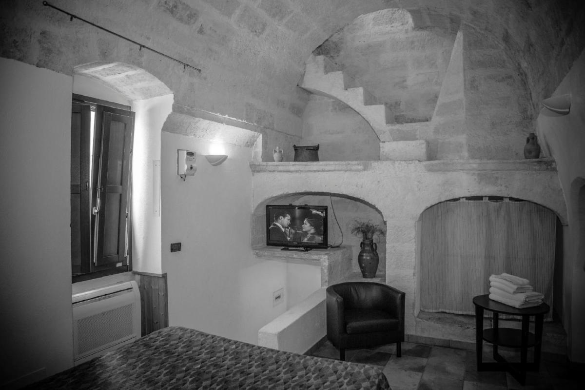 The Old House - Housity