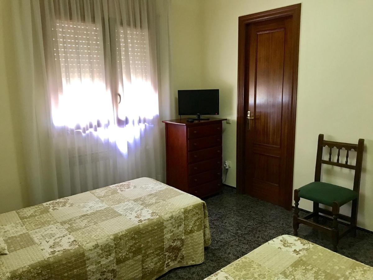 Hostal El Violí - Housity