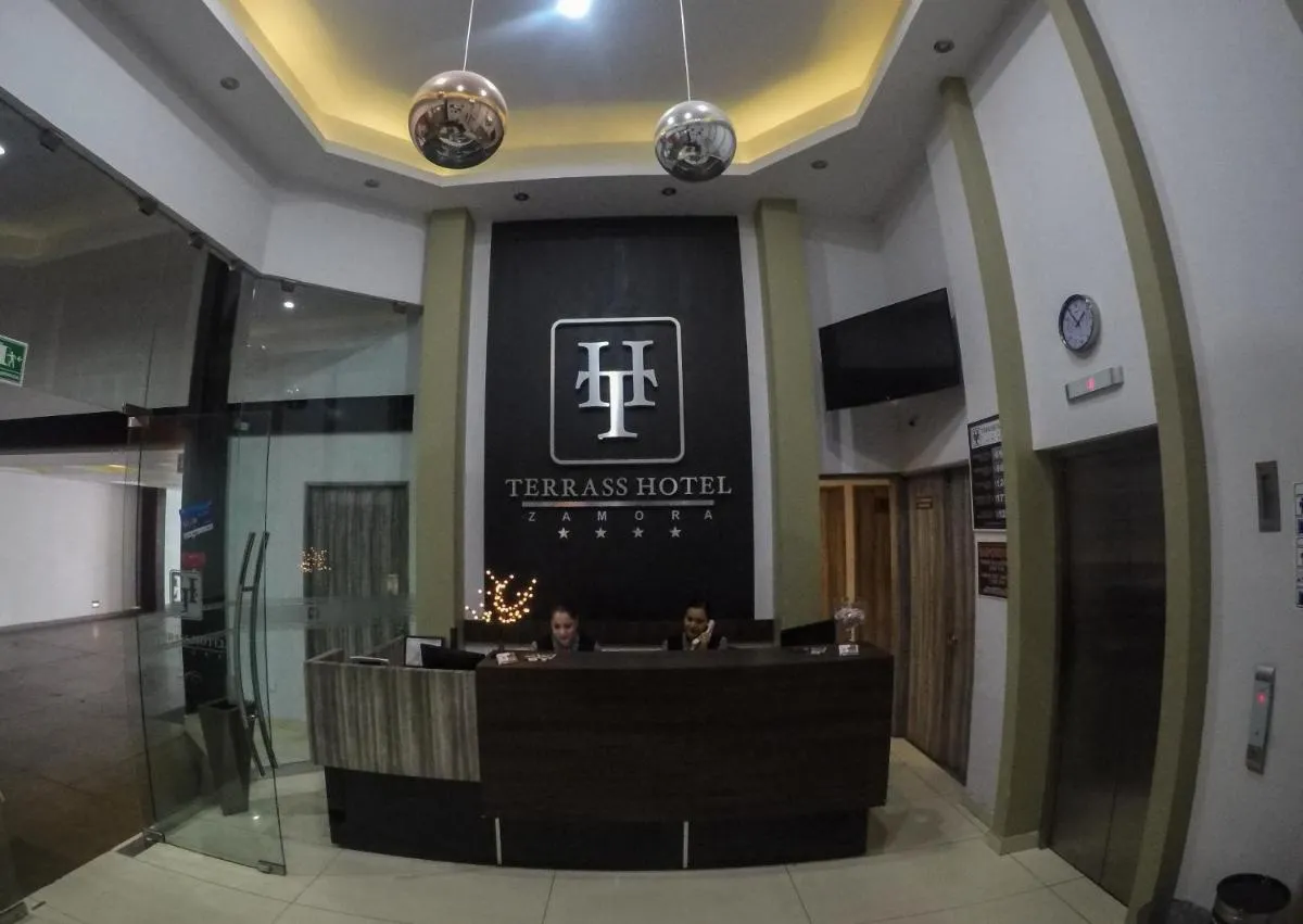 فندق تيراس - باريس، فرنسا