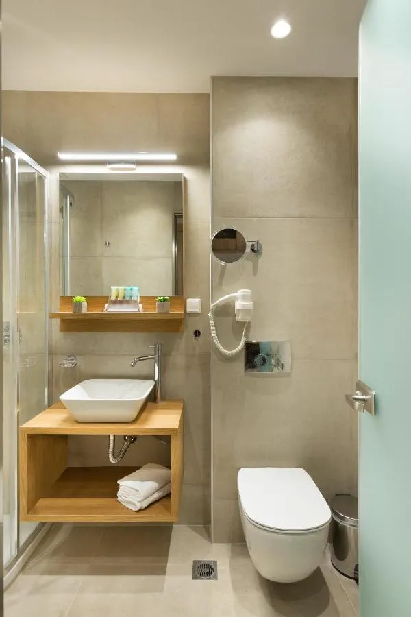 ⁨جاسون إن⁩ — صورة 10