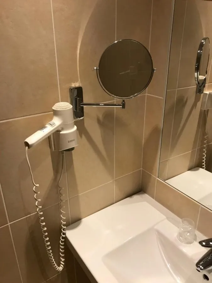 ⁨لوغيس هوتيل ريستاورانت ليس مينوتييرس⁩ — صورة 34
