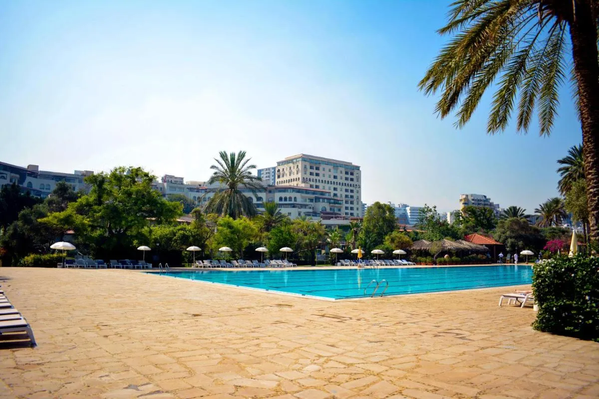 بورتيميليو هوتيل & منتجع - Jounieh، لبنان