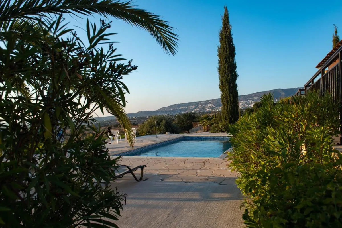 هيرميس فيلا - Coral Bay، قبرص