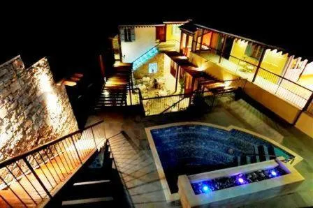 ⁨تهي ليبراري هوتيل ويللنيسس ريتريات⁩ — صورة 34