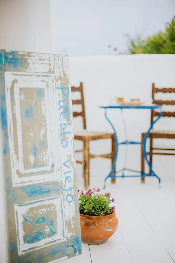 بوبلو فيجو - سانتوريني، اليونان