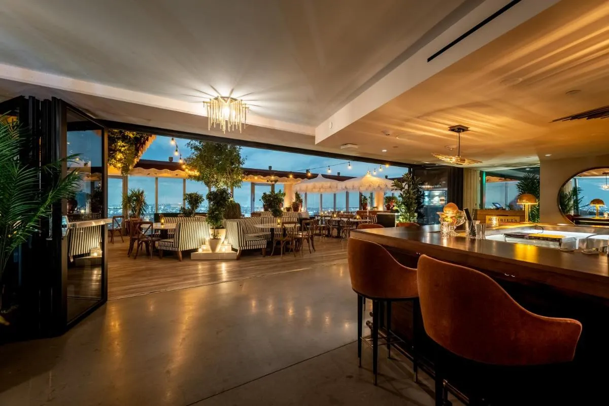 1 ويست هوليوود — صورة 2