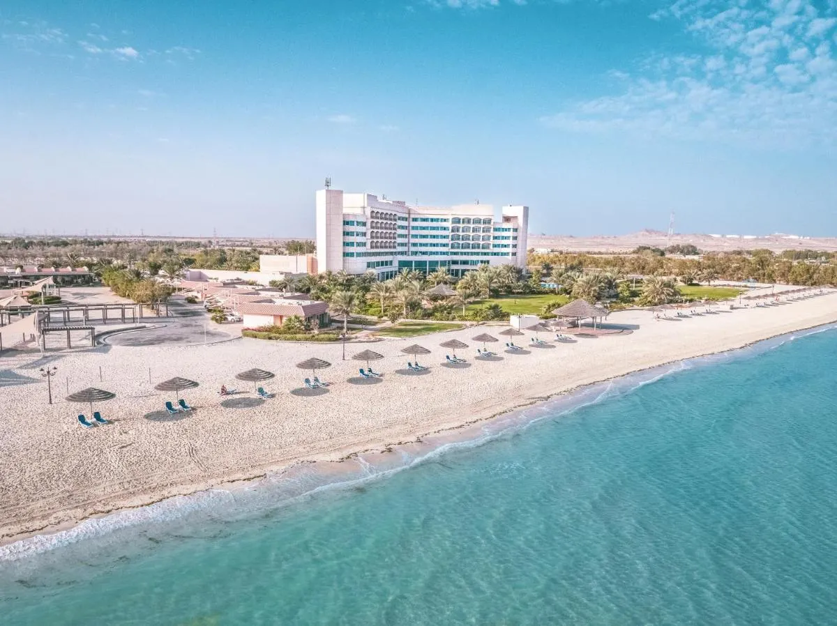 دانات جيبيل دهاننا منتجع - جبل الظنة، الإمارات