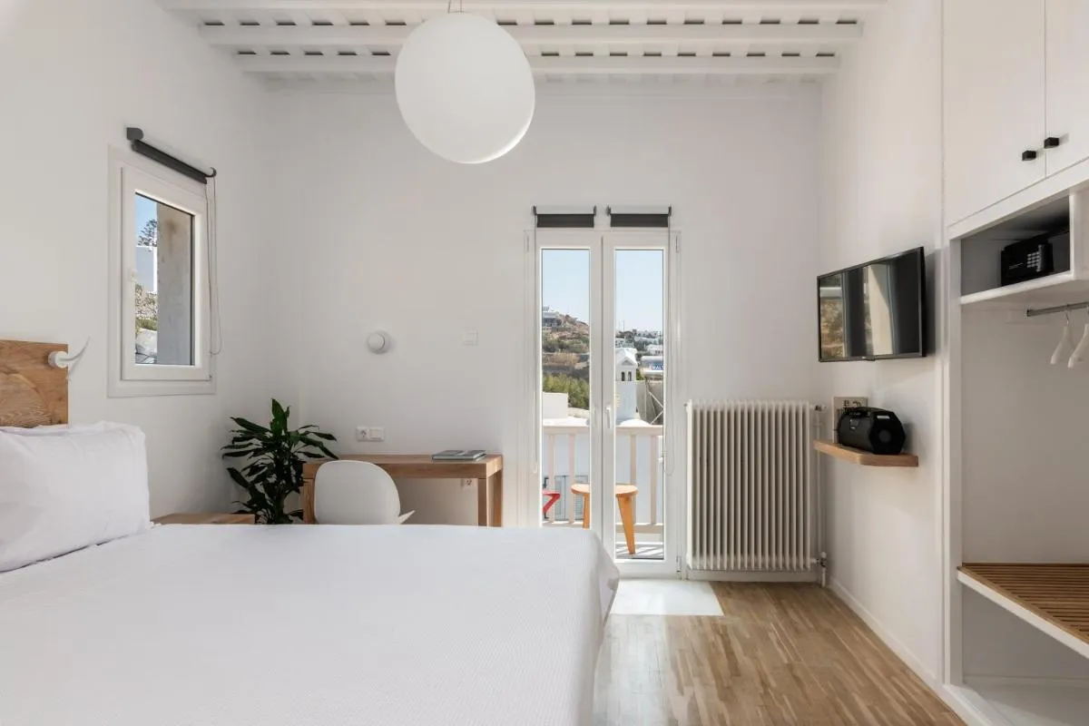 دبليو ميكونوس - ميكونوس، اليونان