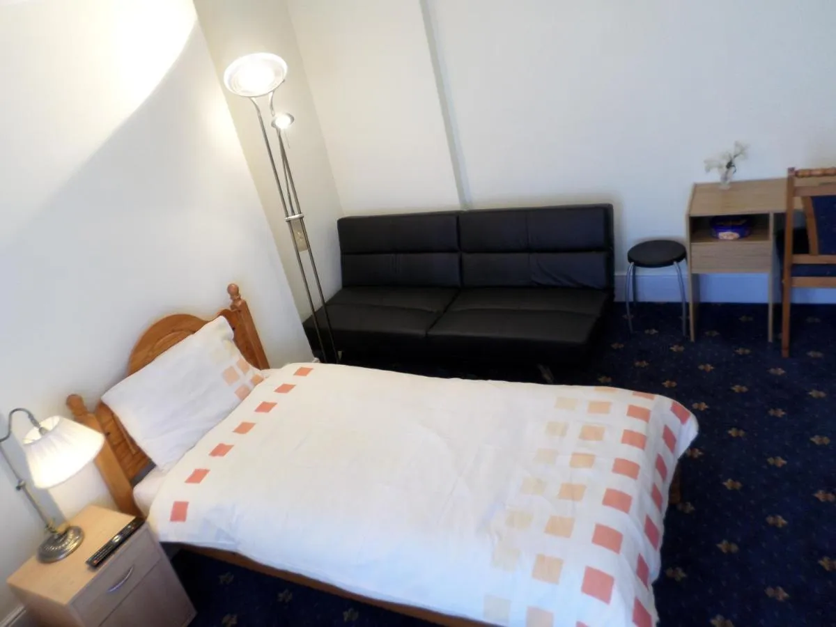 يننر غاردن - ميلانو، إيطاليا