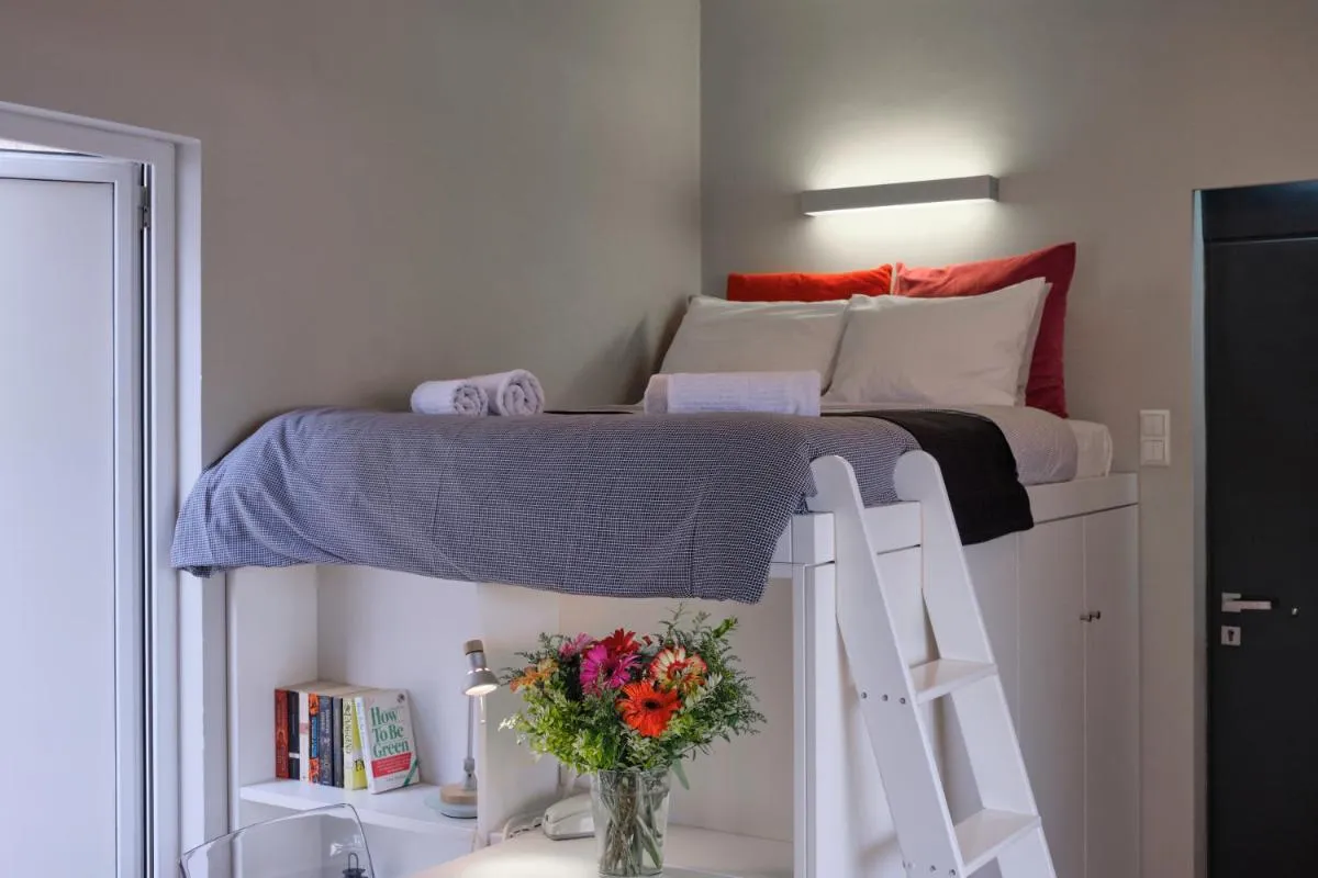 هومز اه03 بينتهووسي ستوديو هيلتون اريا - أثينا، اليونان