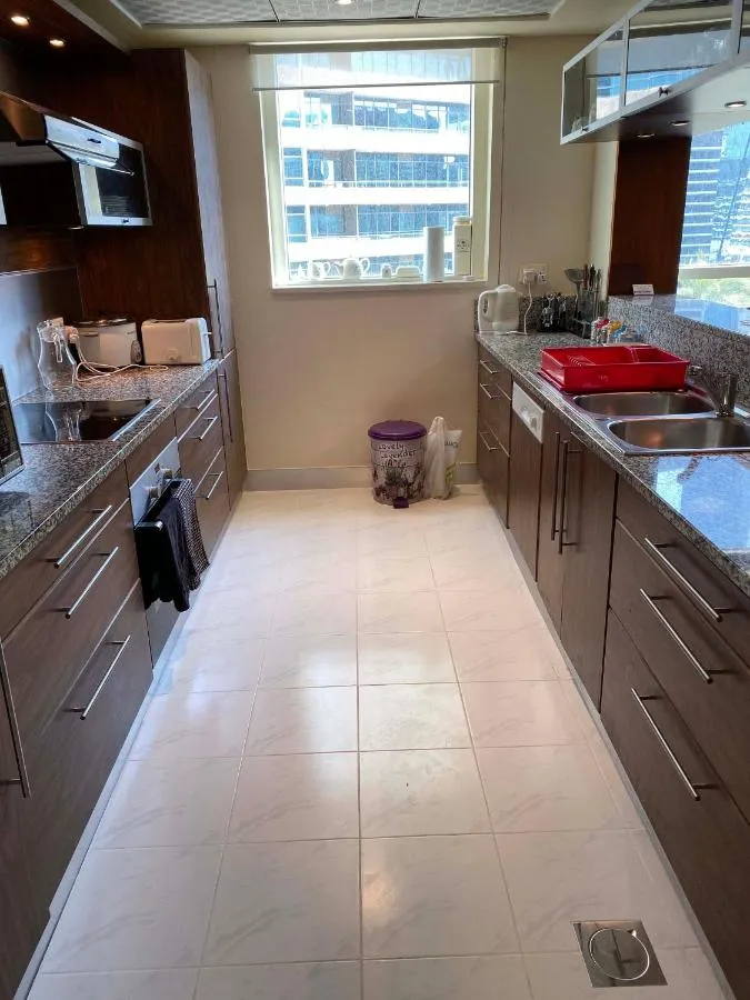 ⁨My-Places Dubai Apartment suitable for large groups Al Sahab 1⁩ — صورة 10