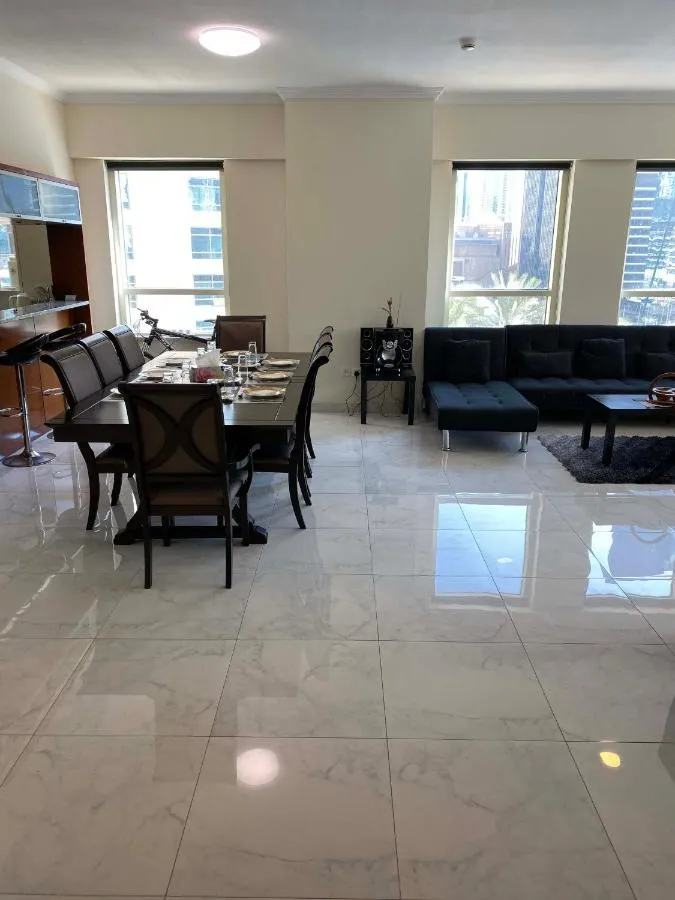 ⁨My-Places Dubai Apartment suitable for large groups Al Sahab 1⁩ — صورة 13