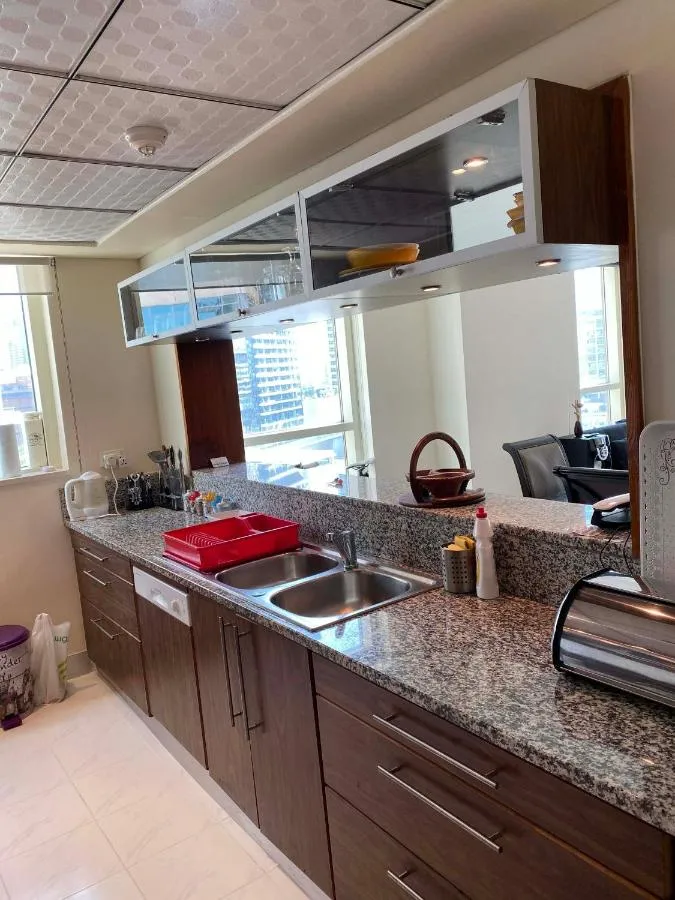 ⁨My-Places Dubai Apartment suitable for large groups Al Sahab 1⁩ — صورة 14