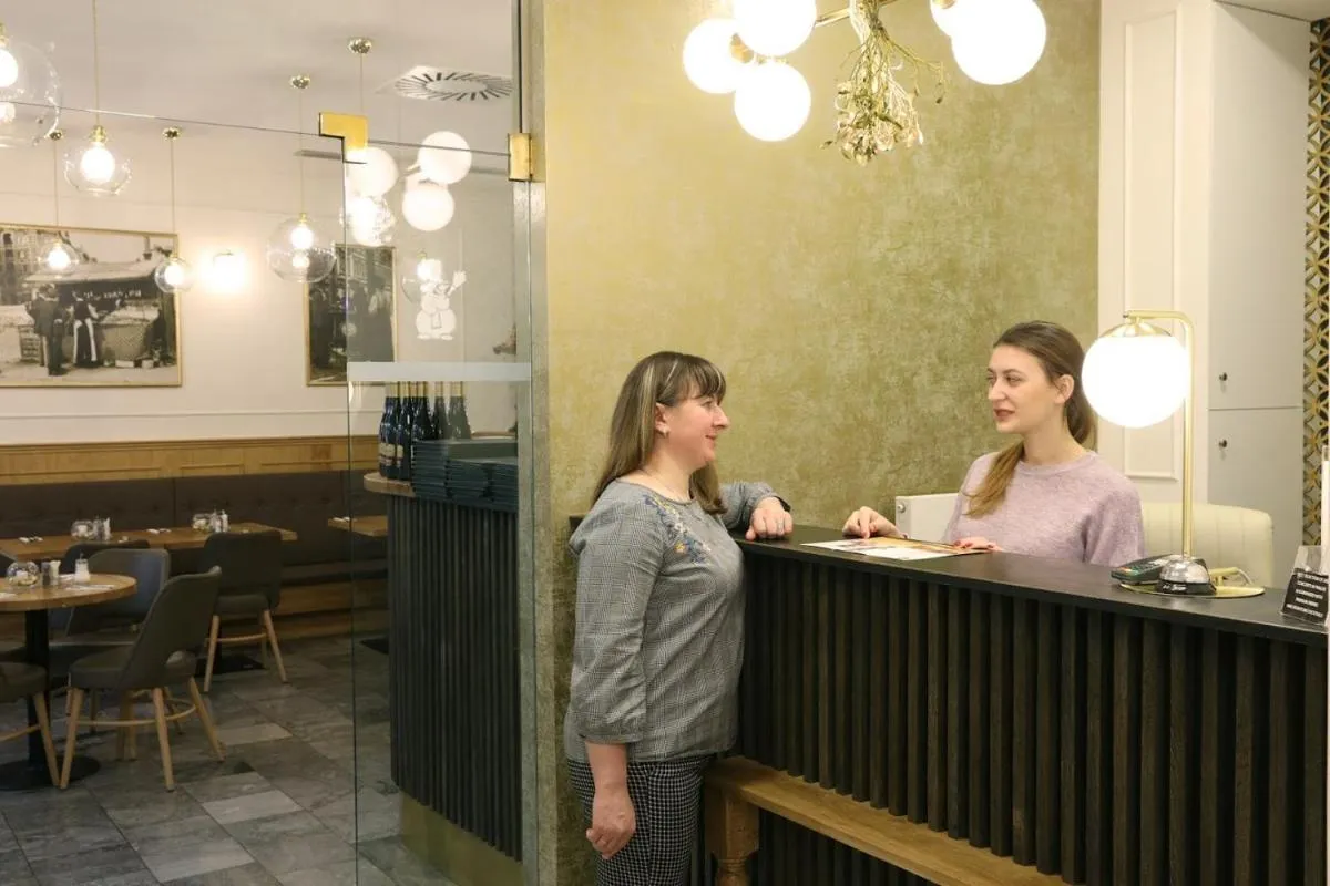 و ستار باني أولد لادي — صورة 4