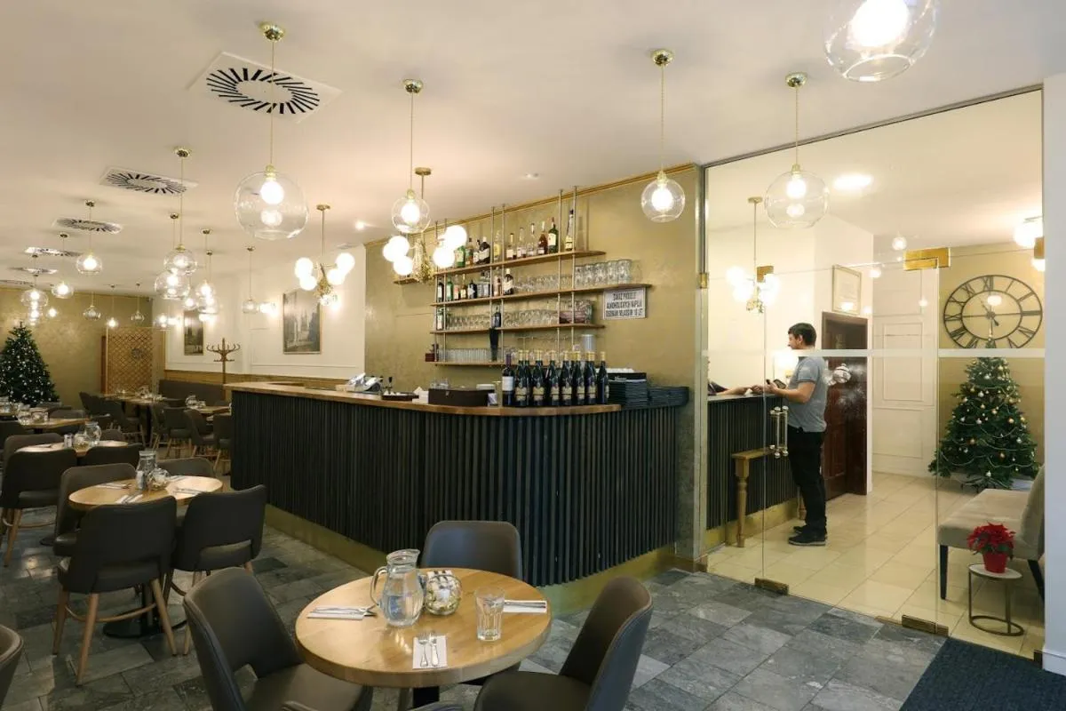 و ستار باني أولد لادي — صورة 3