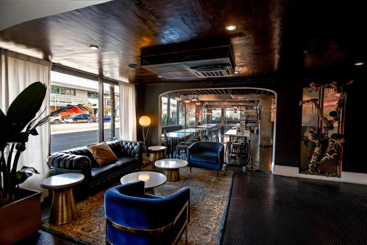 ه باي ه هوسبيتاليتي - لوس أنجلوس، الولايات المتحدة