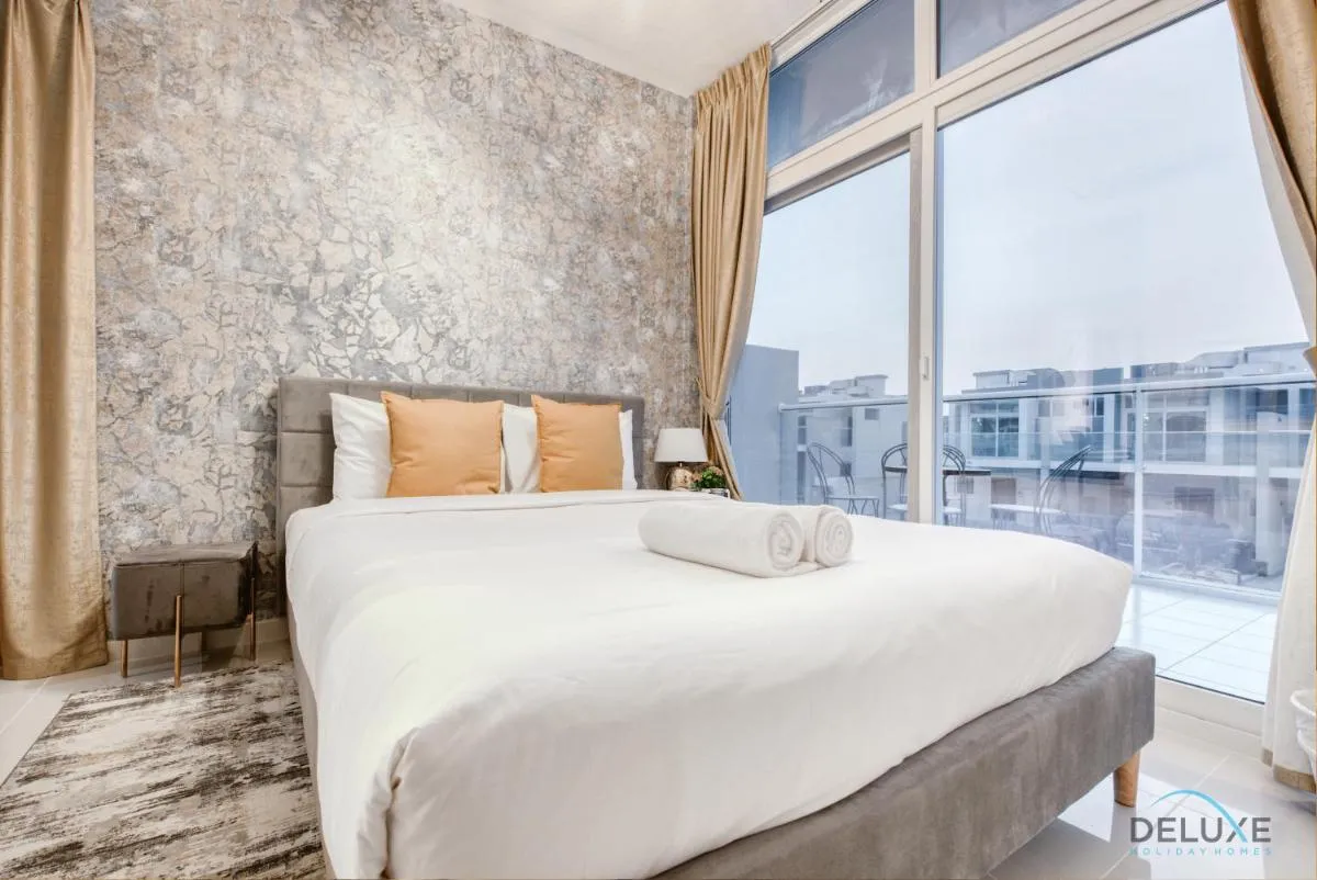 Opulent 3BR Townhouse at DAMAC Hills 2 Dubailand by Deluxe Holiday Homes — صورة 2