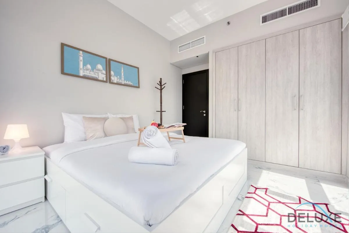 ⁨Peaceful 1BR at MAG 505 Dubai South by Deluxe Holiday Homes⁩ — صورة 2