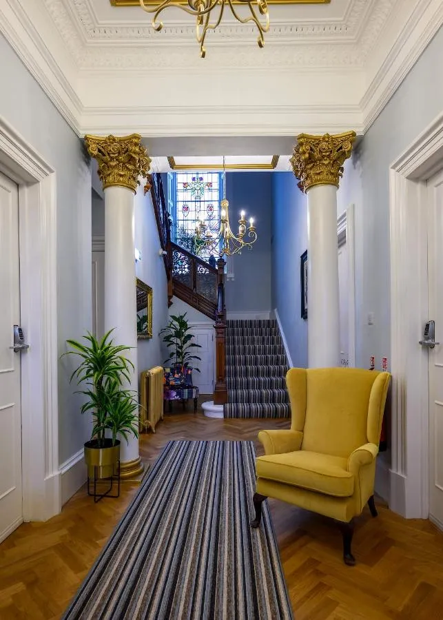 تهي سلاريندون - Dundee، المملكة المتحدة