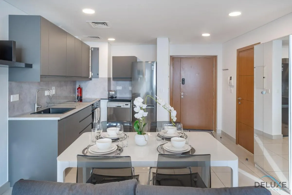 Scenic 1BR at Ocean Heights Dubai Marina by Deluxe Holiday Homes — صورة 2