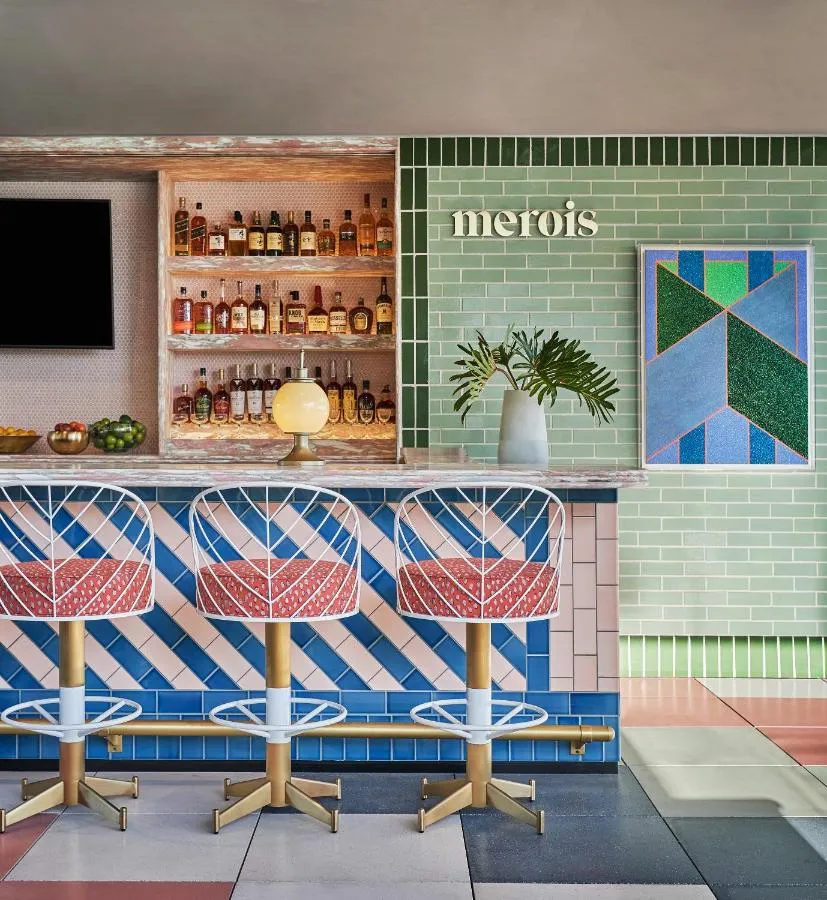 سون روس ويست هولليوود — صورة 3