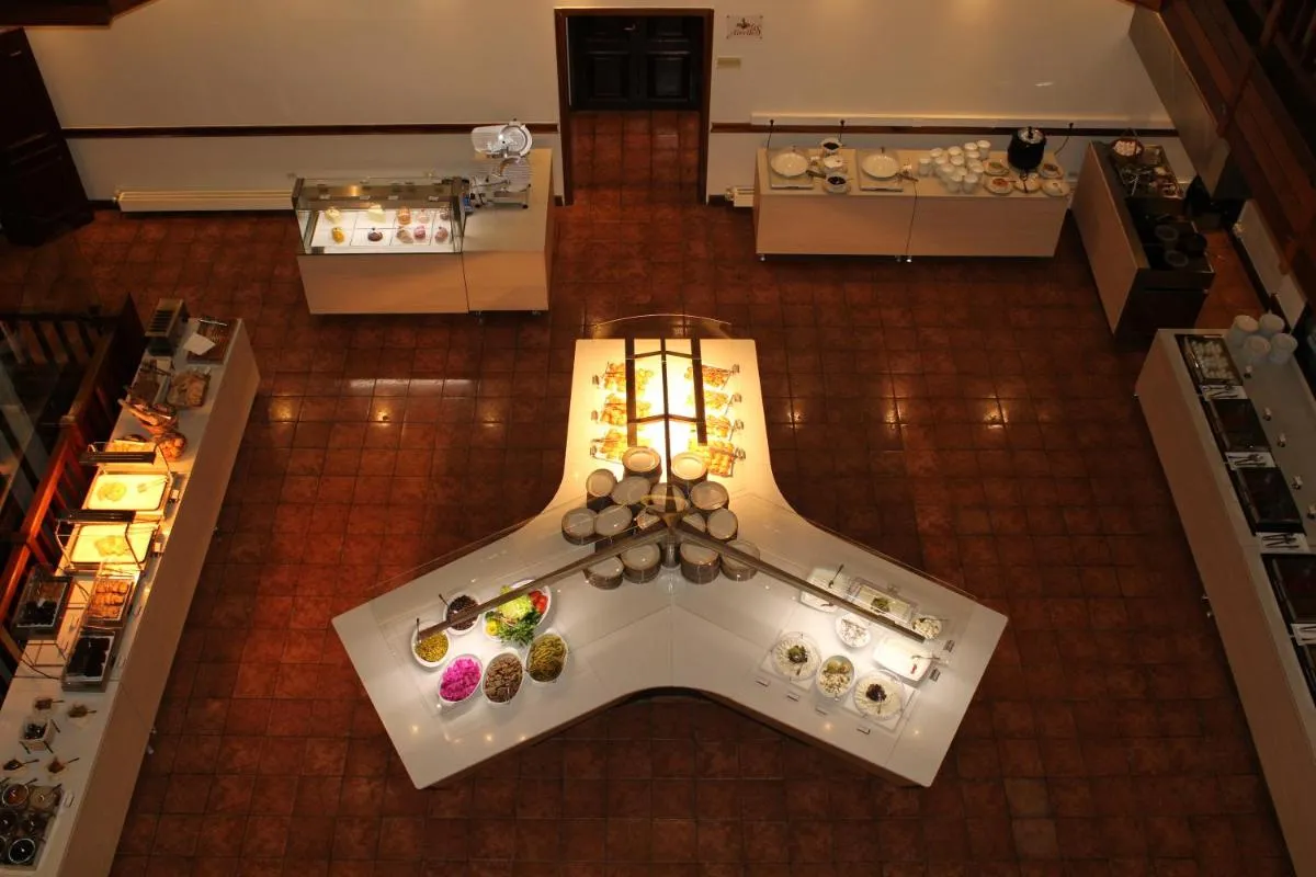 إنتركونتيننتال مزاار ليبانون موونتاين منتجع & سبا بي يهغ - Kfardebian، لبنان