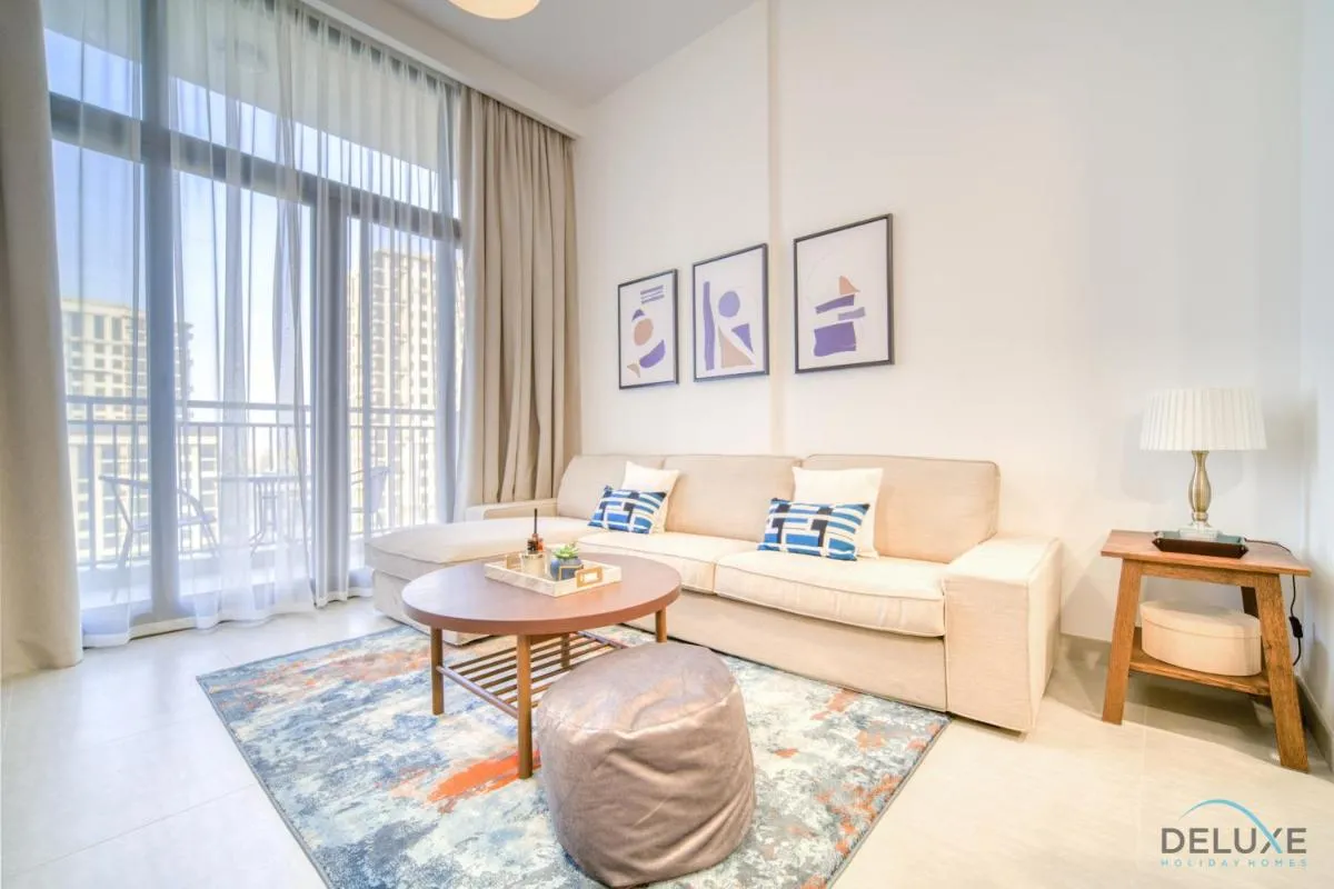 Sophisticated 1BR at Town Square Rawda Dubailand by Deluxe Holiday Homes — صورة 2