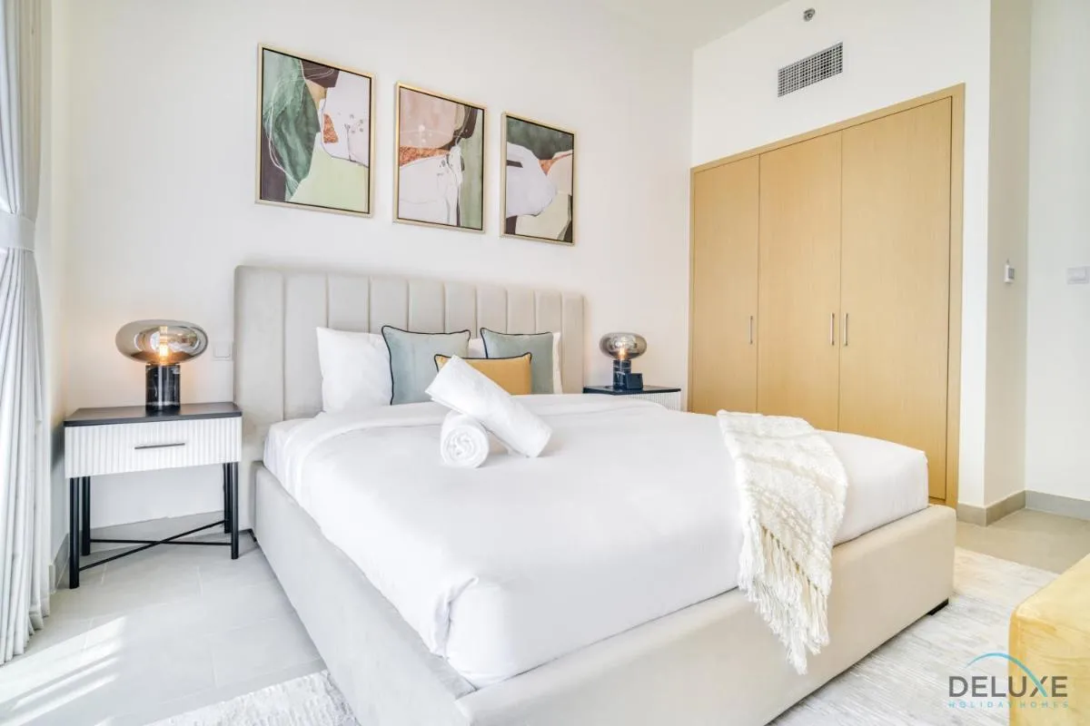 ⁨Peaceful 1BR at Creek Rise Tower 2 Dubai Creek Harbour by Deluxe Holiday Homes⁩ — صورة 3
