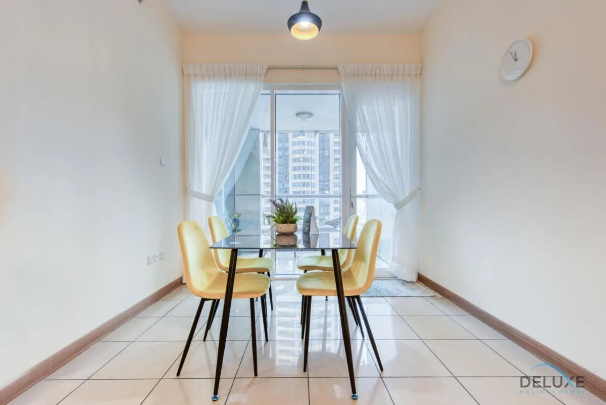 Bright 1BR at Sulafa Tower Dubai Marina by Deluxe Holiday Homes — صورة 2