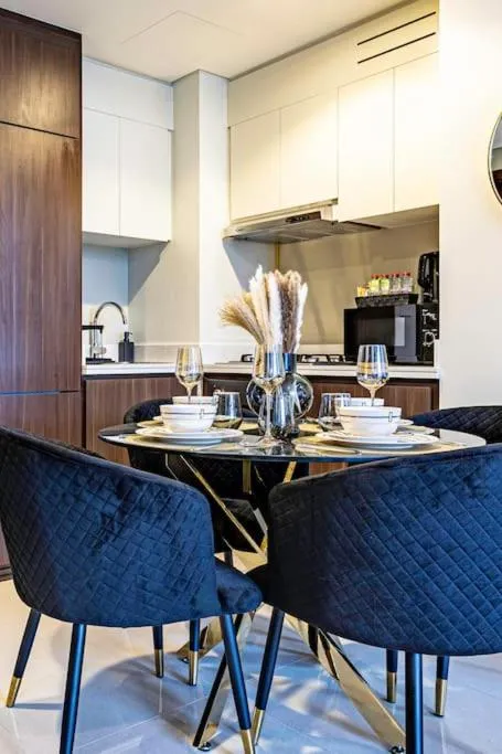 ⁨ONYX - Full Burj Khalifa View Dubai 2 BEDROOM APARTMENT - DOWNTOWN DUBAI⁩ — صورة 45