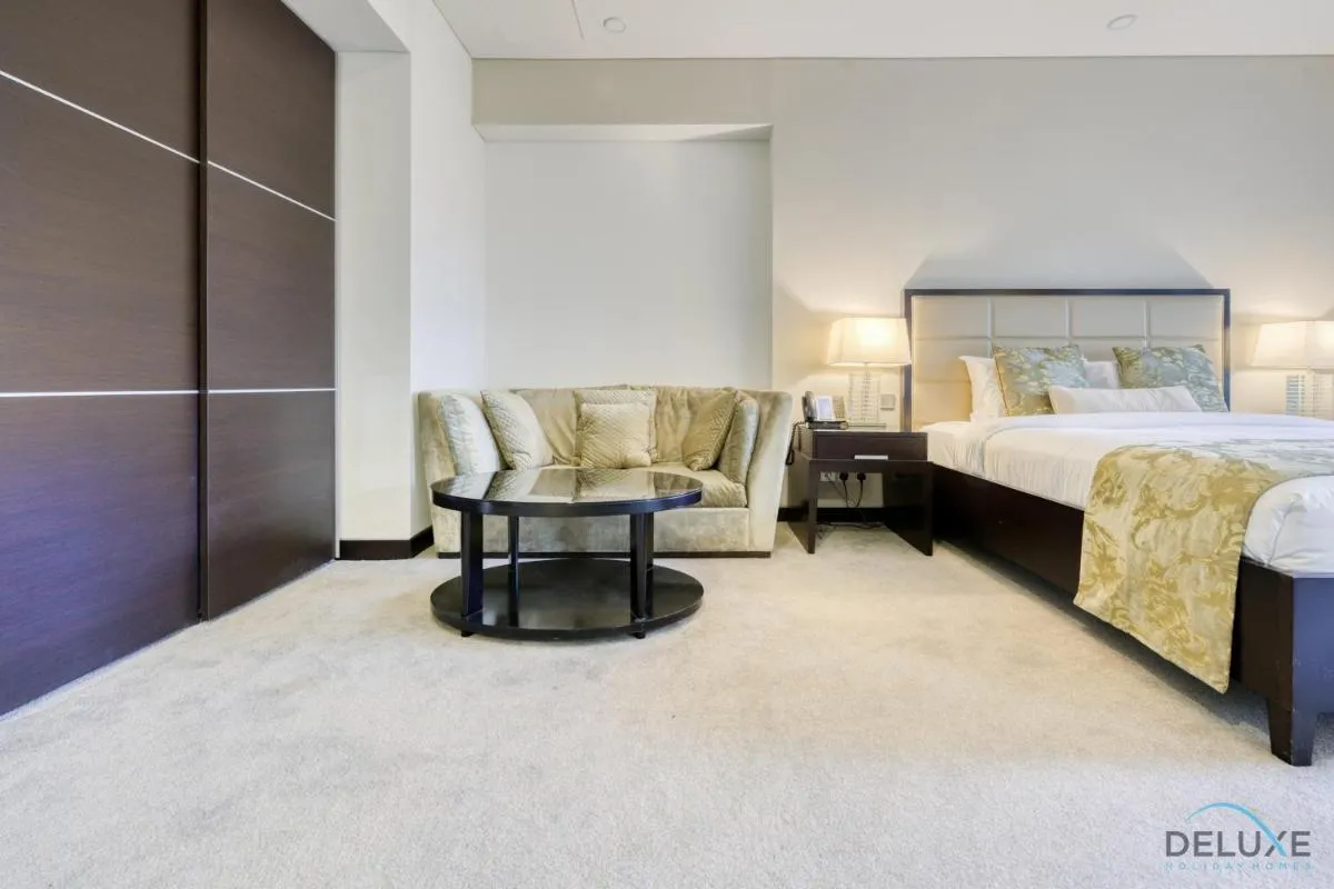 Regal Studio at The Address Residences Dubai Marina by Deluxe Holiday Homes — صورة 4
