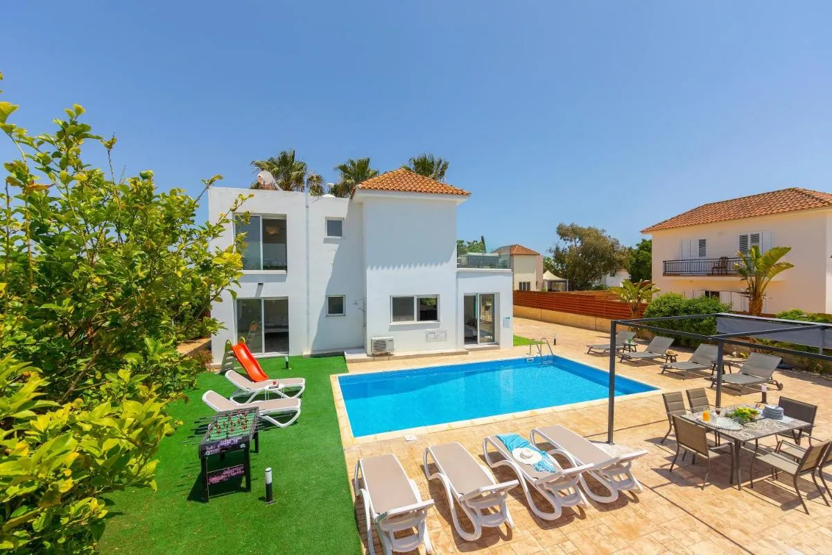 اييا نابا مارينا فيبيس - Ayia Napa، قبرص