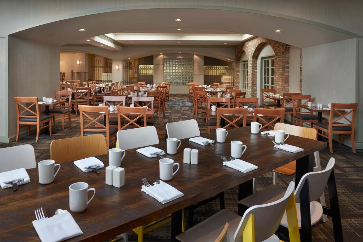 دلتا هوتلس ماريوت تورونتو إيربورت و كونفرنك — صورة 2