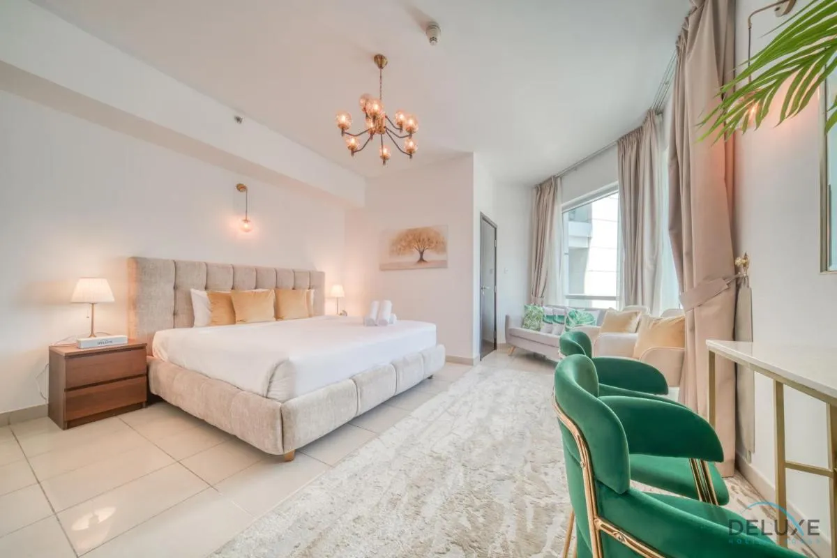 Classy 2BR at La Riviera Dubai Marina by Deluxe Holiday Homes — صورة 3