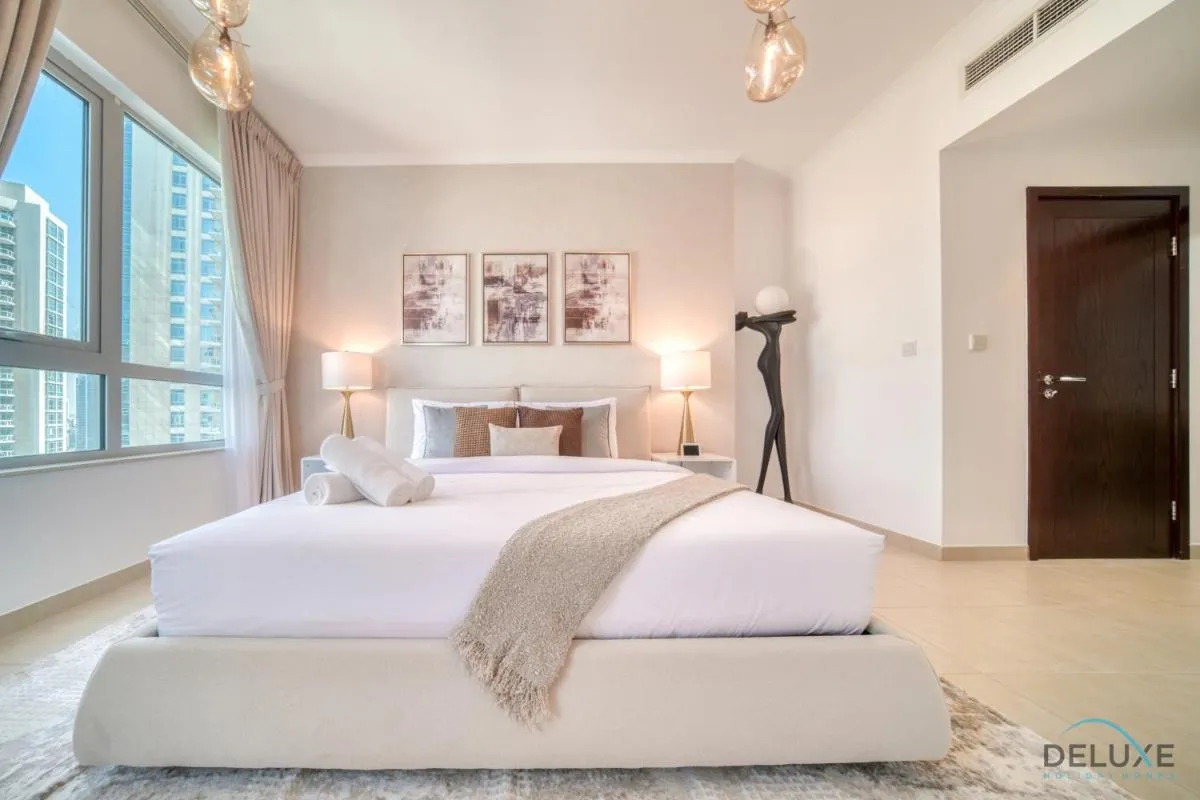 Glamorous 1BR at Residences 5 Downtown Dubai by Deluxe Holiday Homes — صورة 2