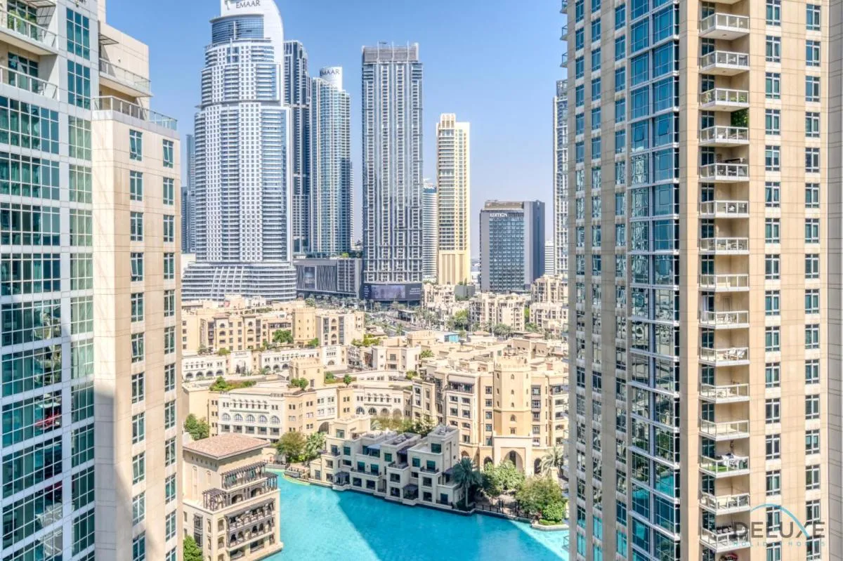 Glamorous 1BR at Residences 5 Downtown Dubai by Deluxe Holiday Homes — صورة 3