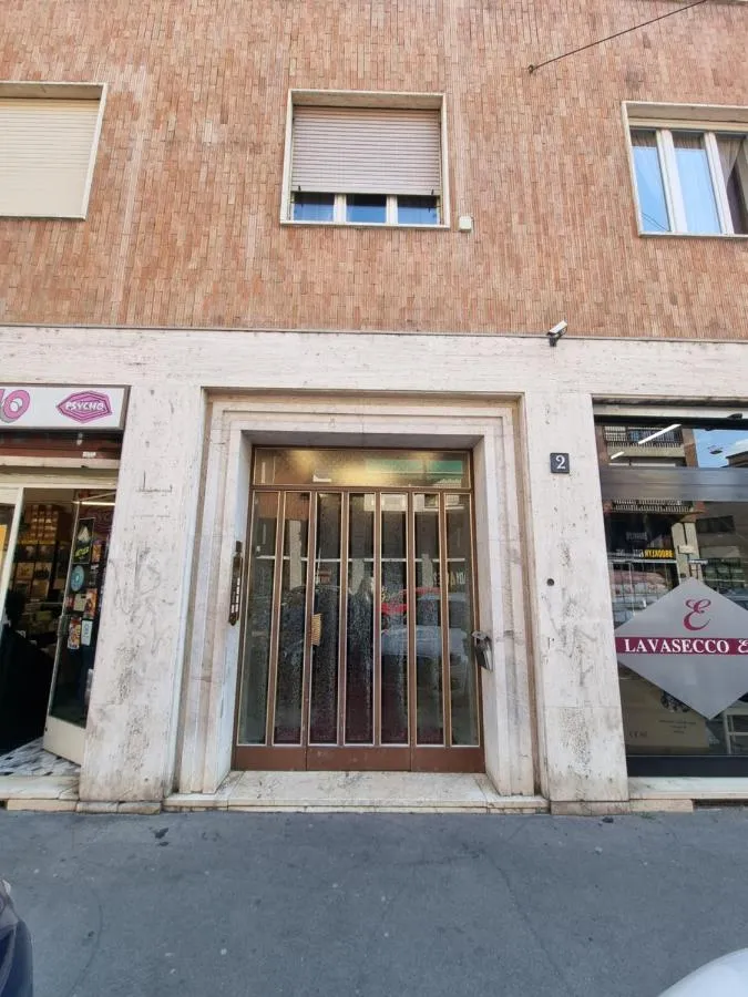 ⁨سبازيوسو اببارتامنتو كون ترراززو نافيغلي بوككوني⁩ — صورة 21