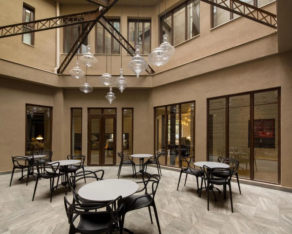 التيبلانيكو بللاس ارتس — صورة 4