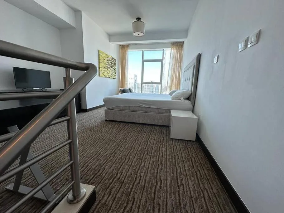 ModernLux - Luxury Duplex 1 BR in Movenpick Hotel JLT with Lake View — صورة 2