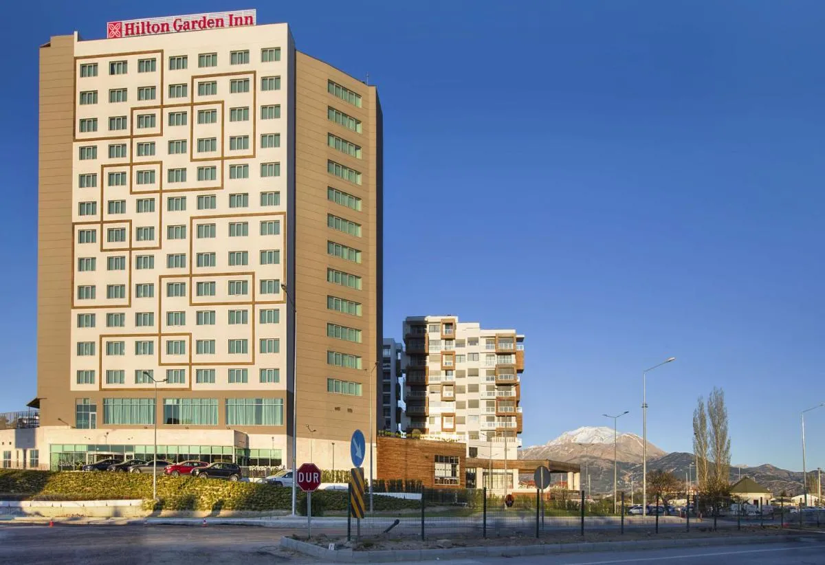هيلتون غاردن إن Isparta