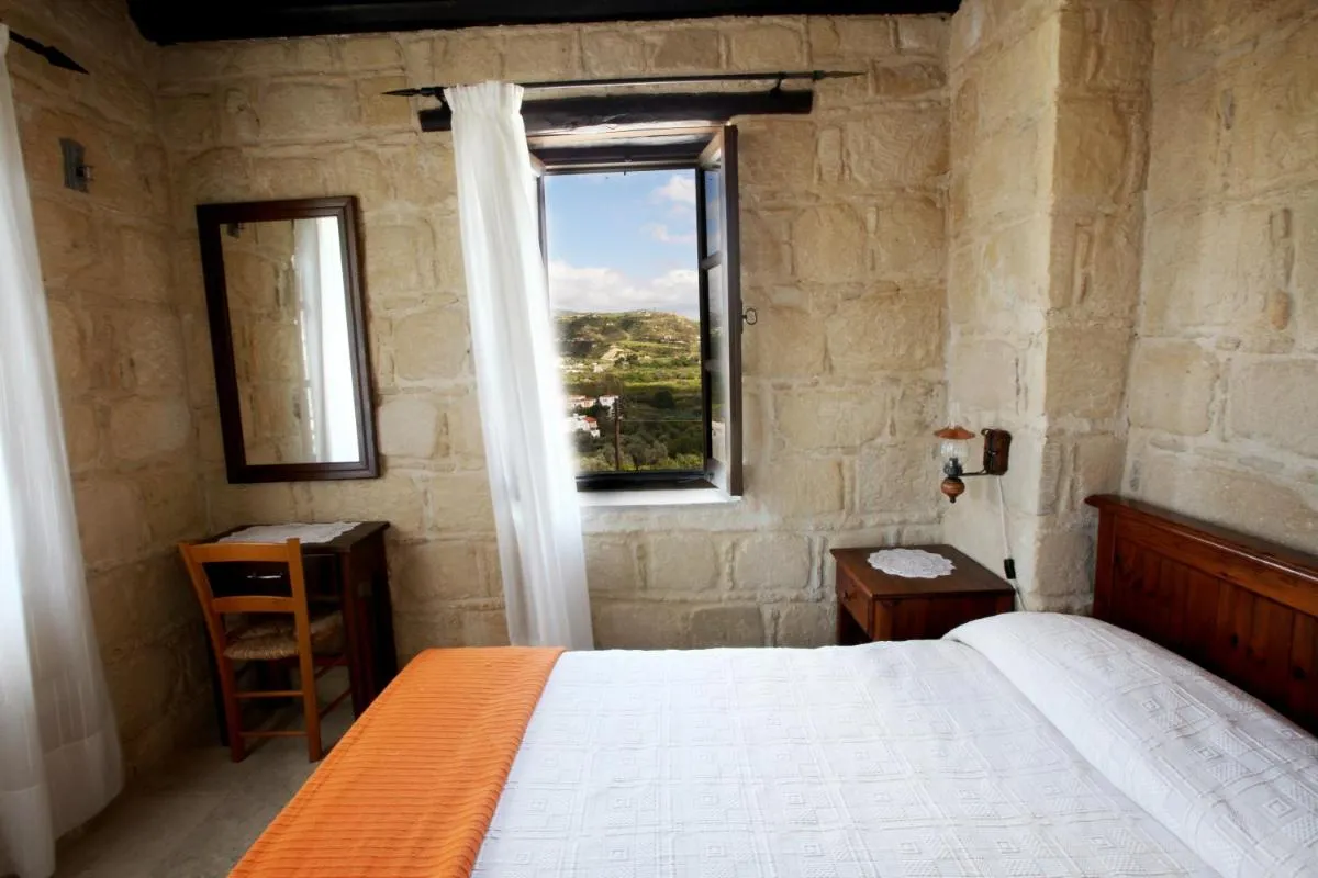 ليونيداس فيللاغي هووسيس - Goudhi، قبرص