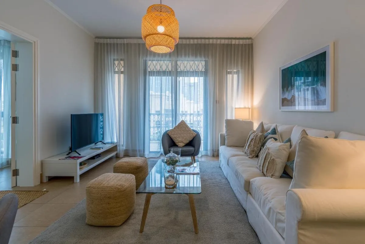 Spacious 2Bedroom with Burj View in Downtown Dubai — صورة 3