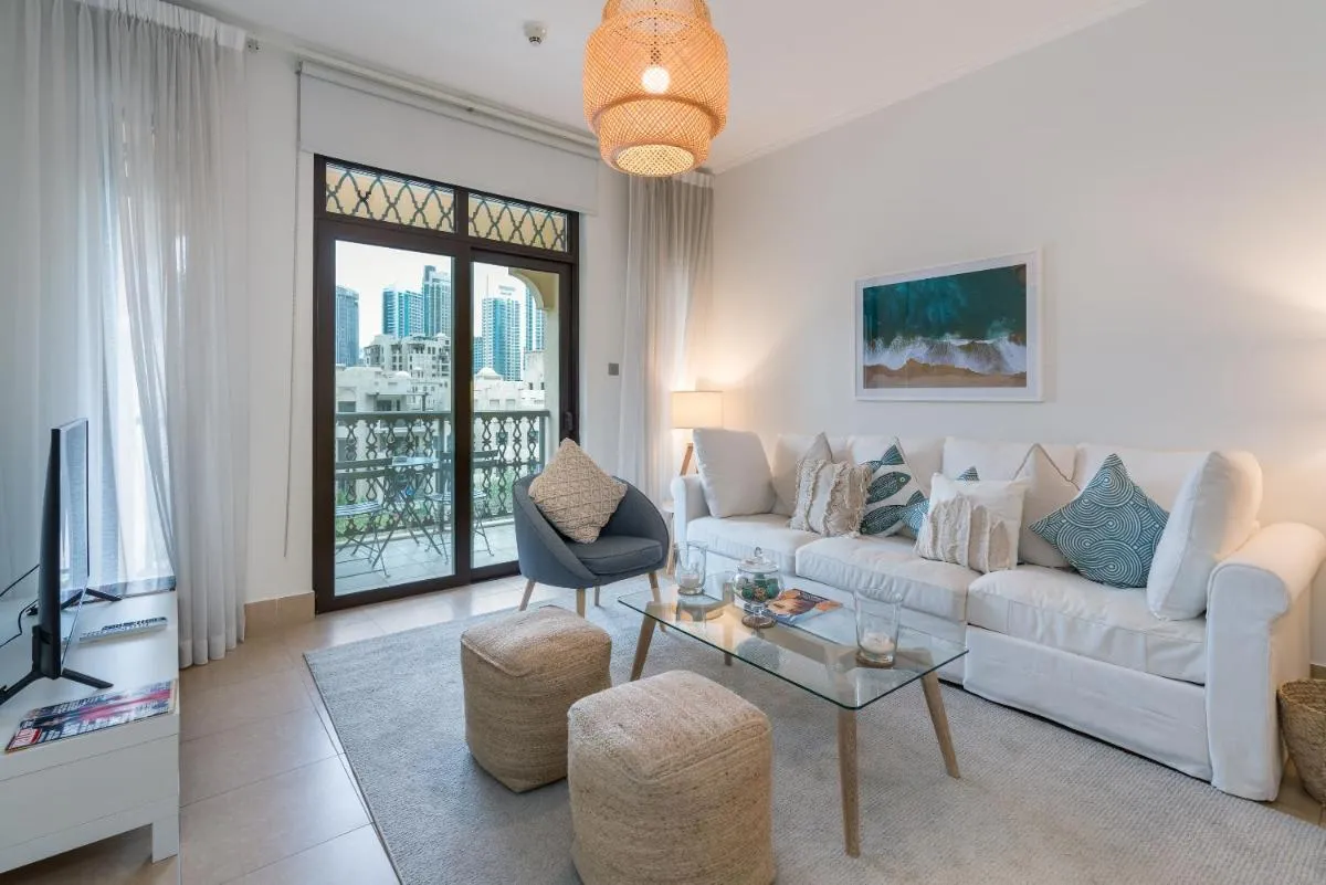 Spacious 2Bedroom with Burj View in Downtown Dubai