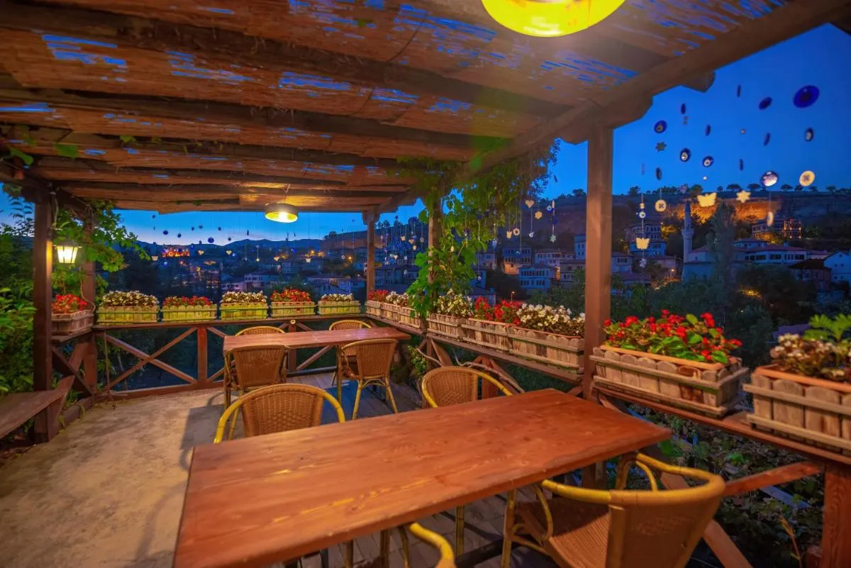 Cesmeli Konak Garden — صورة 3