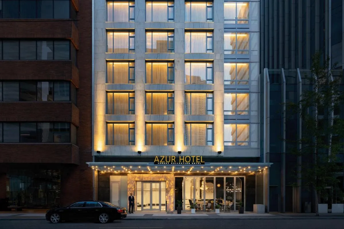 ازور لغاكي كوليكشن - فانكوفر، كندا