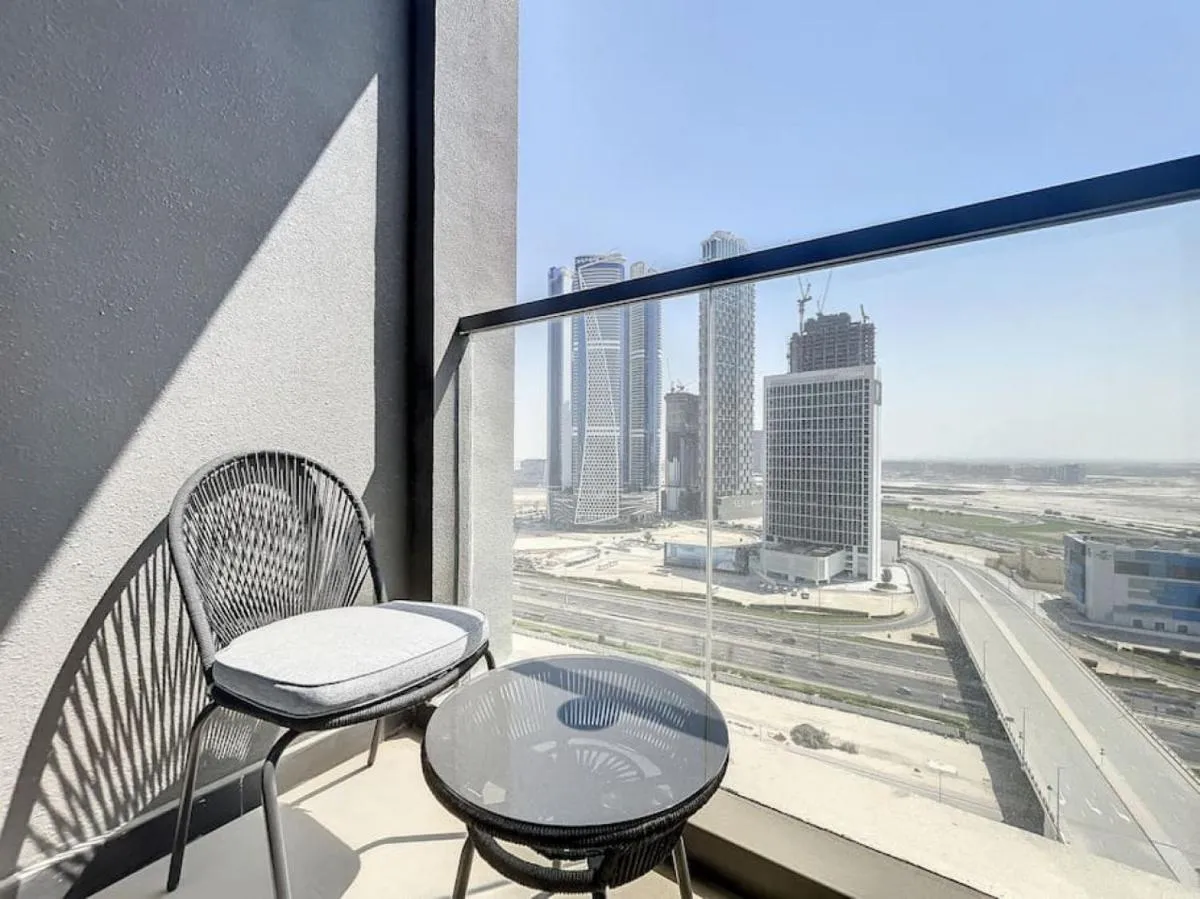 ⁨Vacationer I 15 Northside Tower 1 - Elegant Studio⁩ — صورة 5