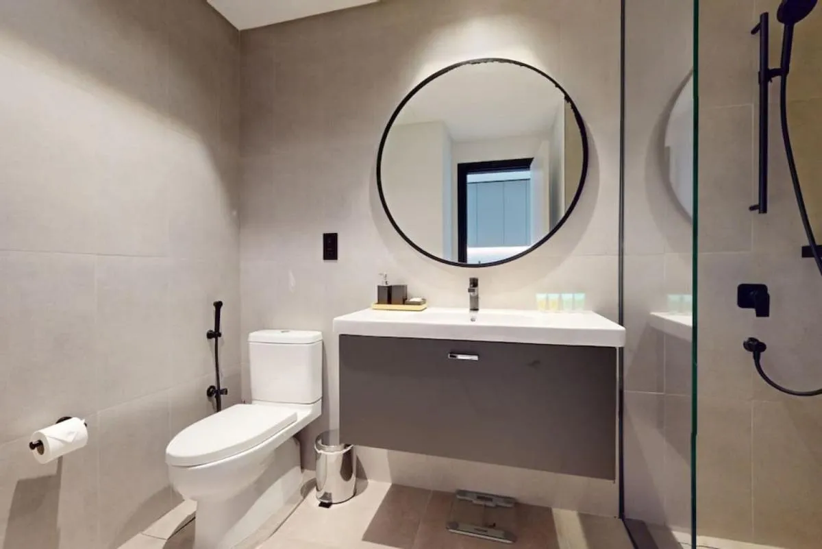 ⁨Vacationer I 15 Northside Tower 1 - Elegant Studio⁩ — صورة 9