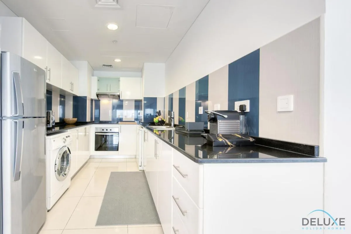 Exquisite 3BR at Ocean Heights Dubai Marina by Deluxe Holiday Homes — صورة 3