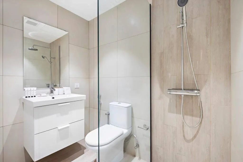 سوزي دوباي مارينا ديسيغن ستوديو سلوسي تو جميرا بيتش مالل & ميترو — صورة 4