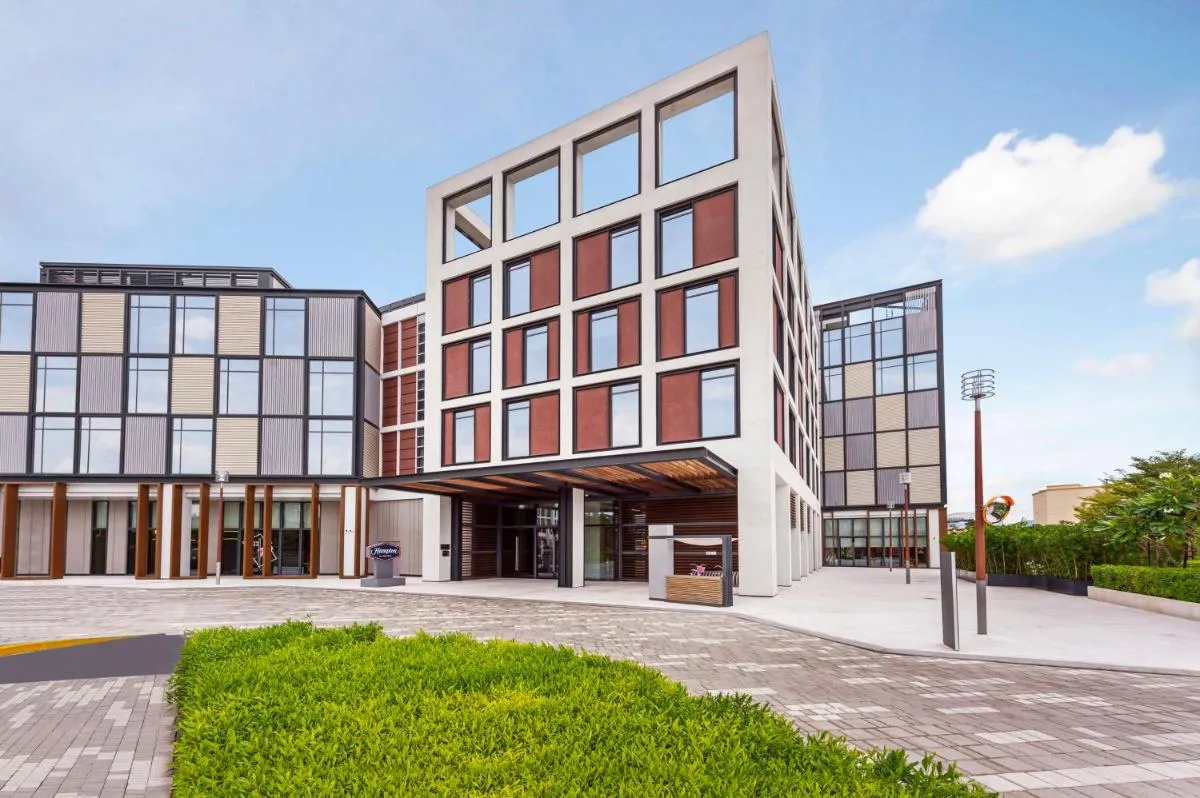 هامبتون by Hilton Dubai Al Seef - دبي، الإمارات